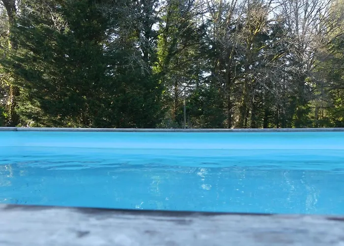 Gite Domaine De Vieillecour : Maison Avec Piscine Et Salle De Jeux Privees En Perigord Vert Pour 6 Saint-Pierre-de-Frugie